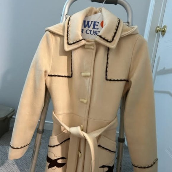 Beautiful Vintage Cream Wool Coat - Picture 3 of 6